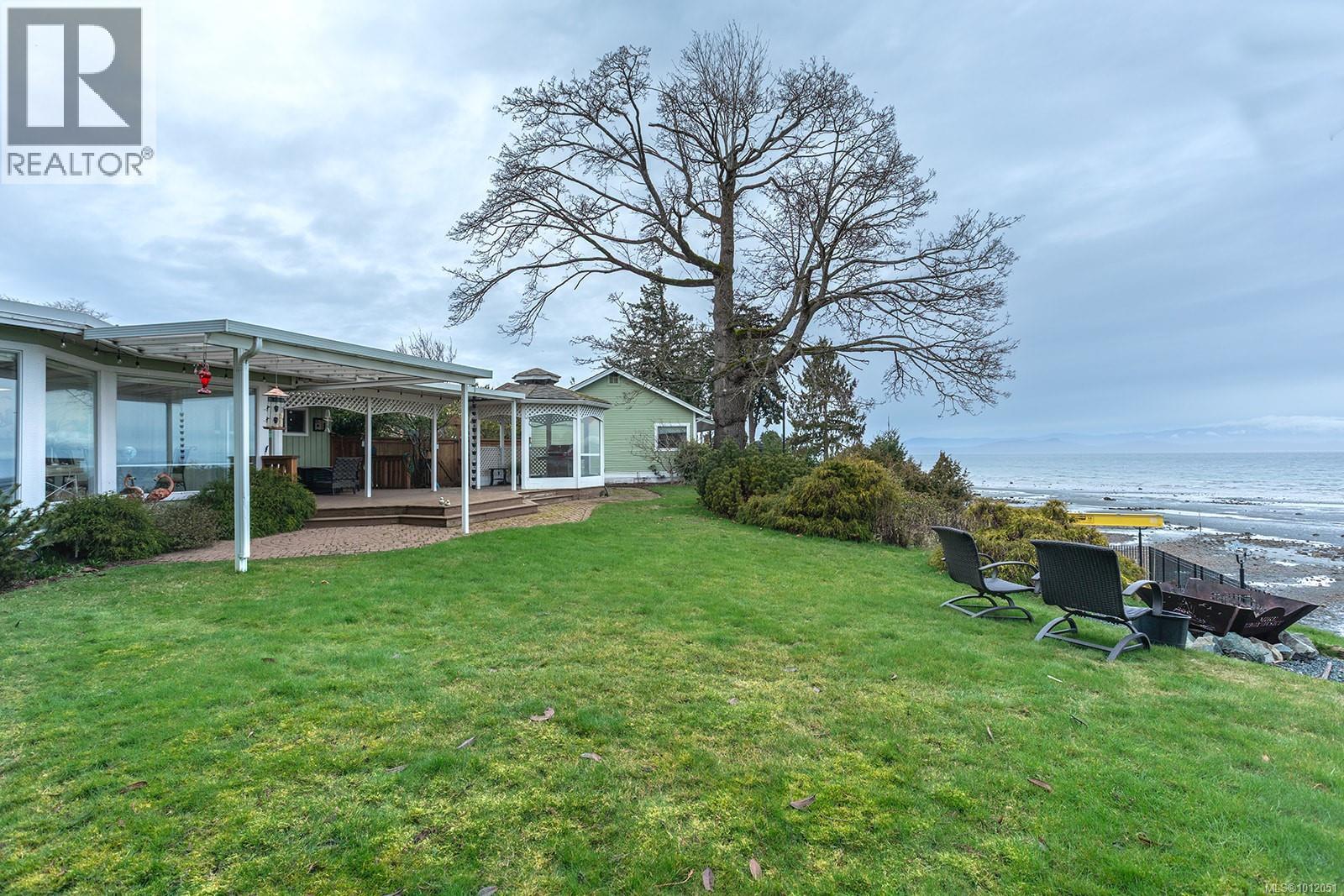 Photo 42 of 391 Bay Ave, Parksville BC