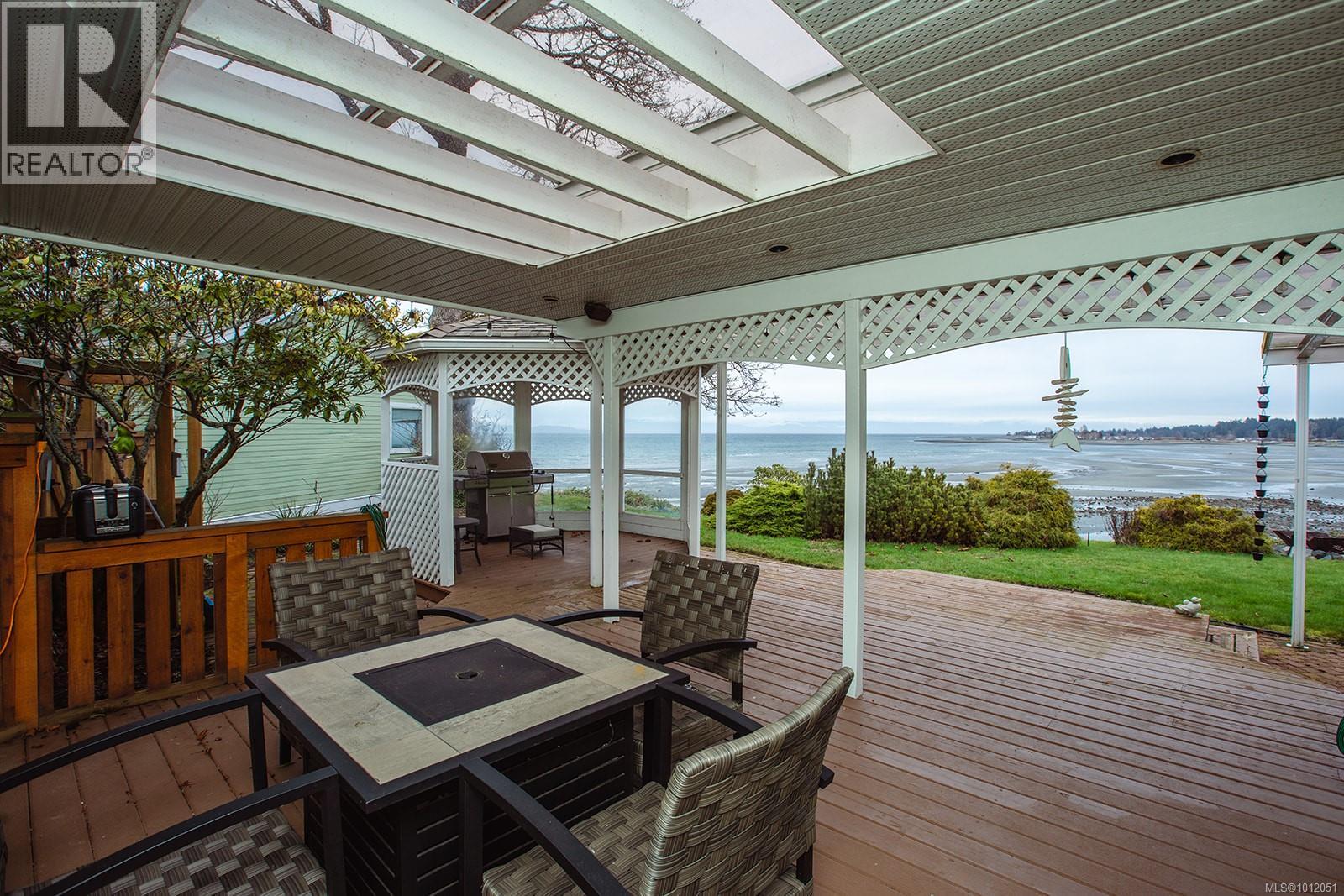 Photo 9 of 391 Bay Ave, Parksville BC