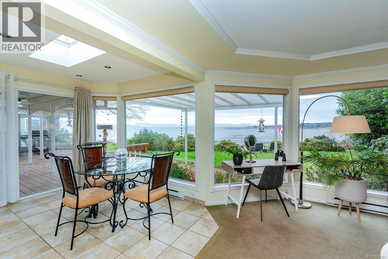 Photo 10 of 391 Bay Ave, Parksville BC