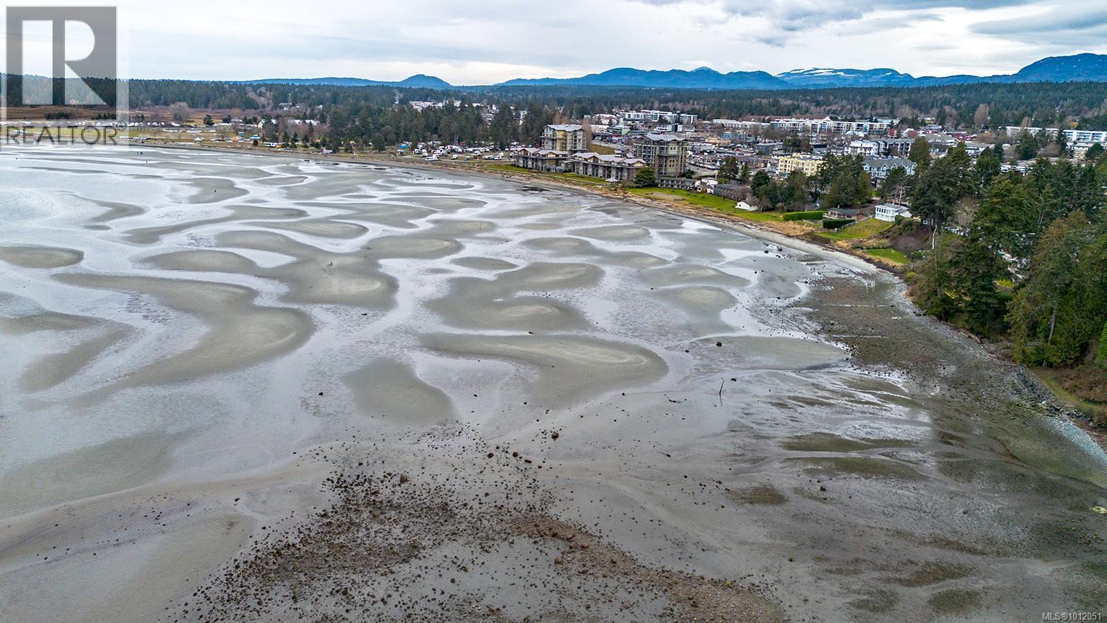 Photo 15 of 391 Bay Ave, Parksville BC