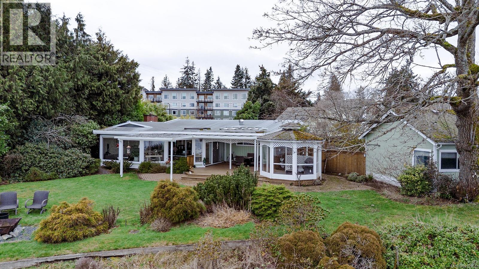 Photo 38 of 391 Bay Ave, Parksville BC