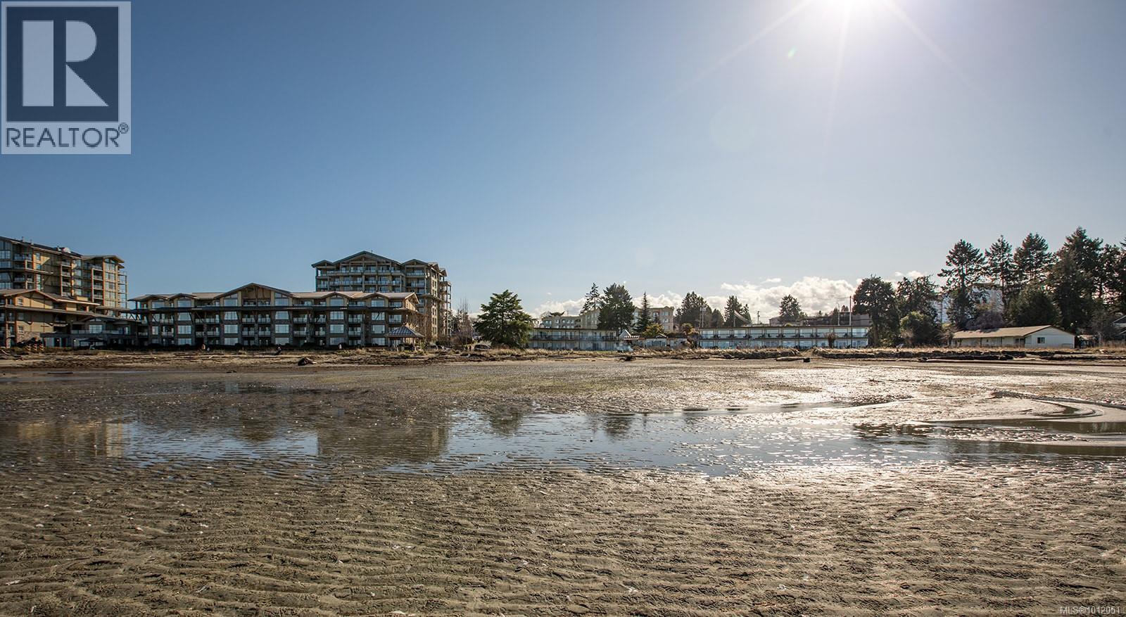 Photo 39 of 391 Bay Ave, Parksville BC
