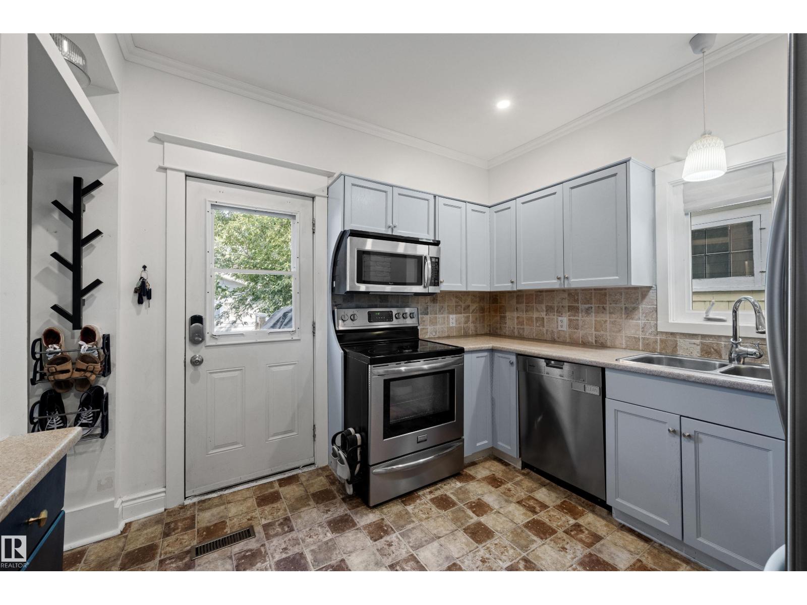 Photo 34 of 10832 79 Av Nw, Edmonton AB