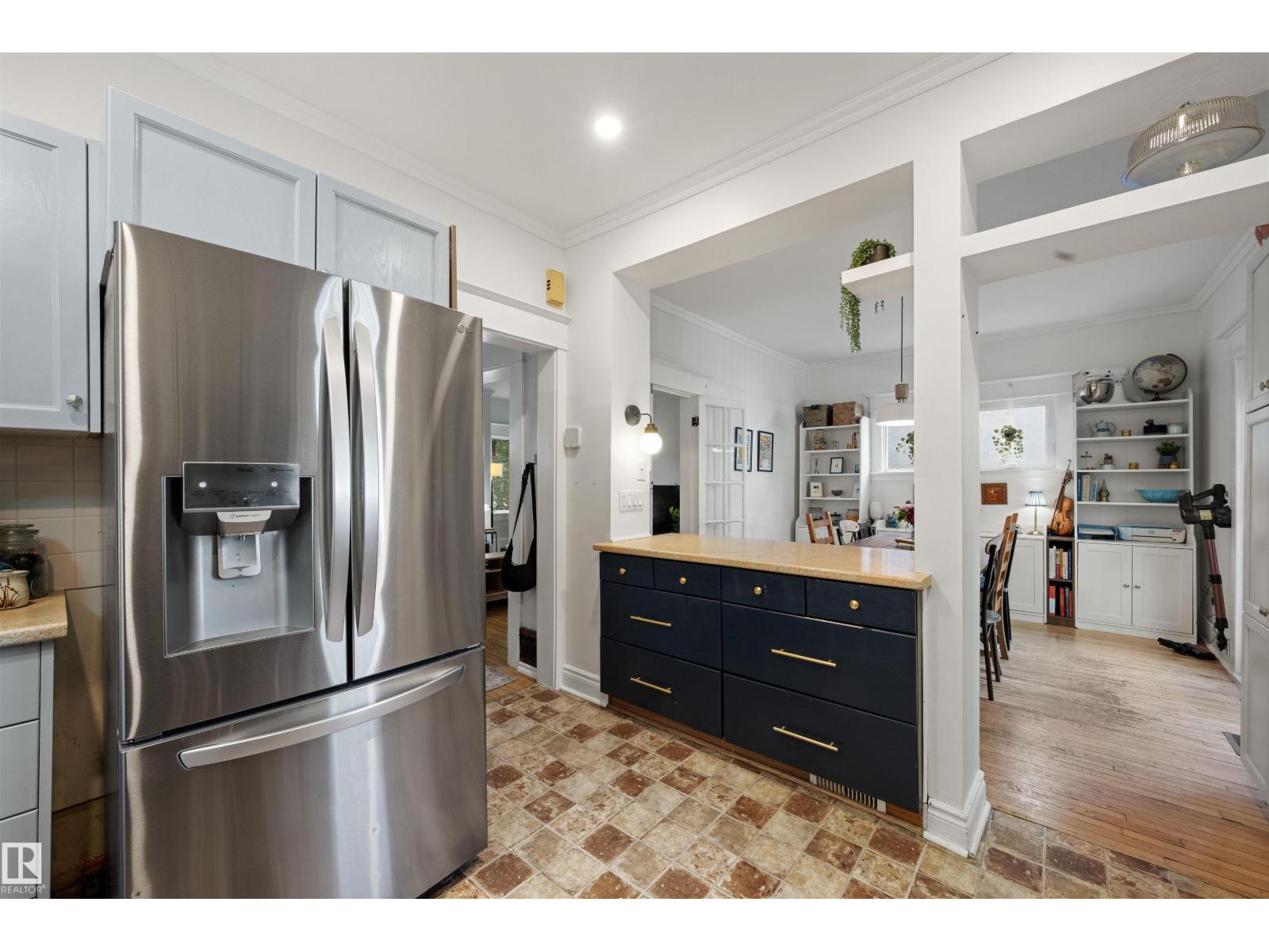 Photo 8 of 10832 79 Av Nw, Edmonton AB