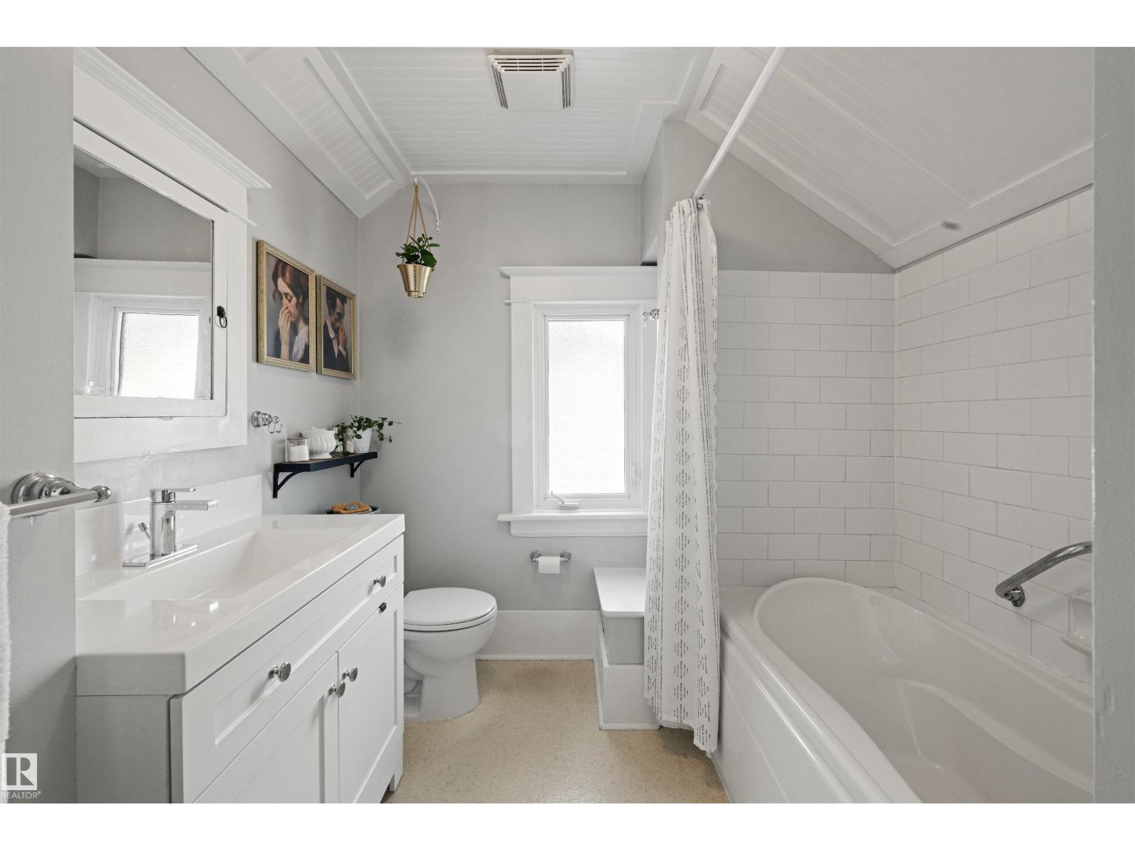 Photo 28 of 10832 79 Av Nw, Edmonton AB