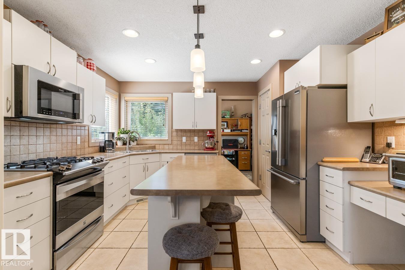 Photo 1 of 3 Promenade Pl, Beaumont AB