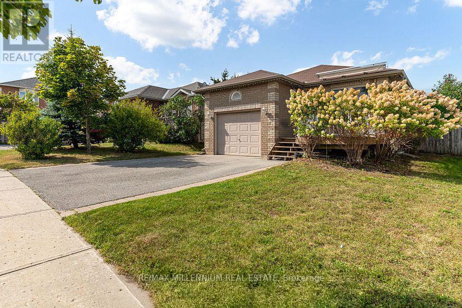 Photo 21 of 44 Hanmer Street E, Barrie ON
