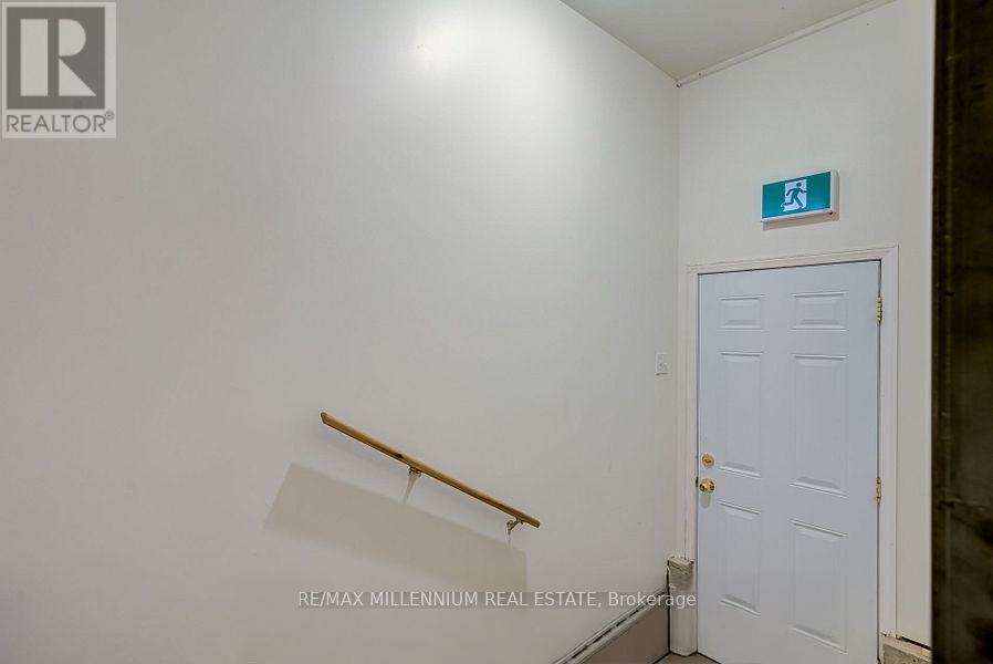 Photo 14 of 44 Hanmer Street E, Barrie ON