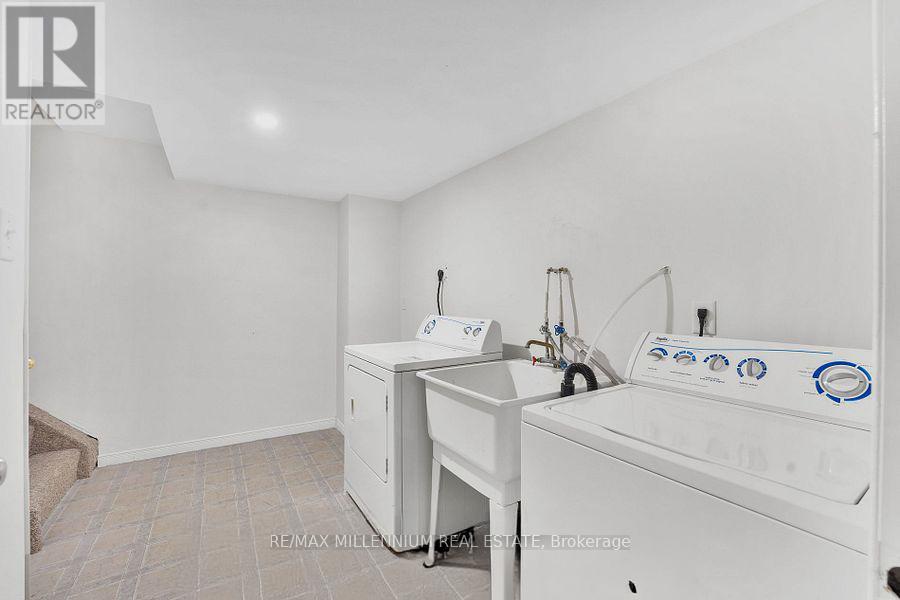 Photo 20 of 44 Hanmer Street E, Barrie ON