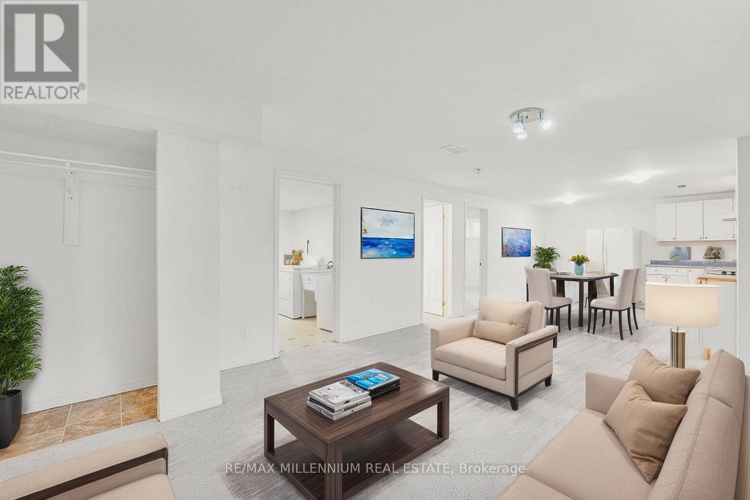 Photo 2 of 44 Hanmer Street E, Barrie ON