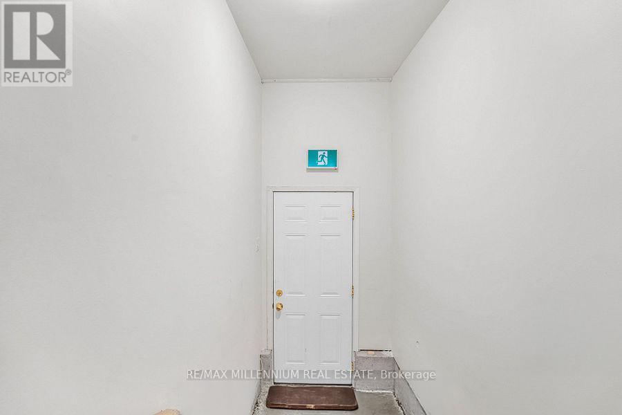 Photo 27 of 44 Hanmer Street E, Barrie ON