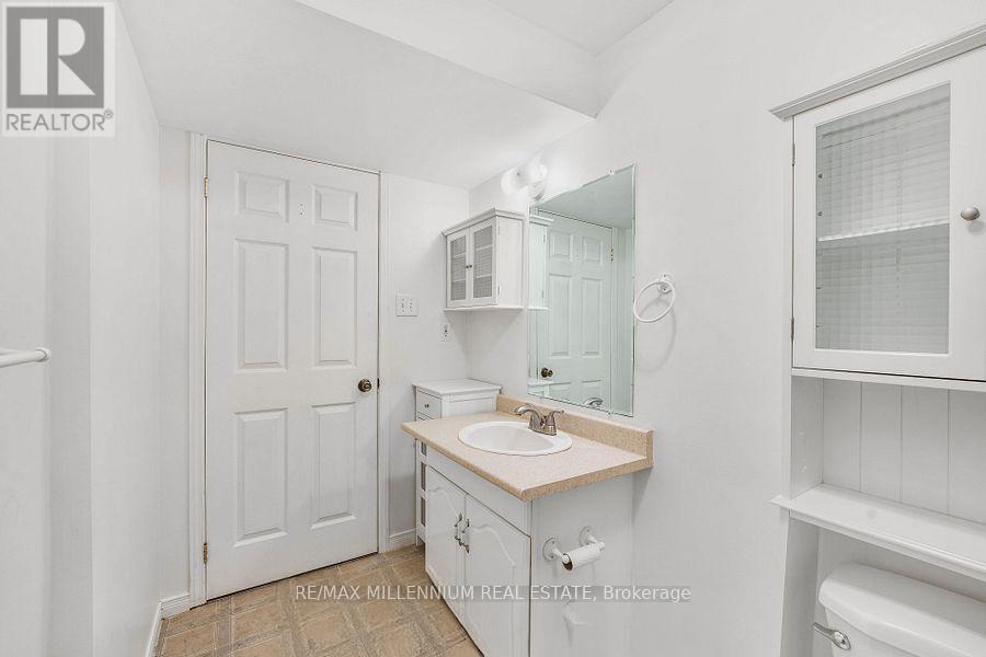 Photo 6 of 44 Hanmer Street E, Barrie ON