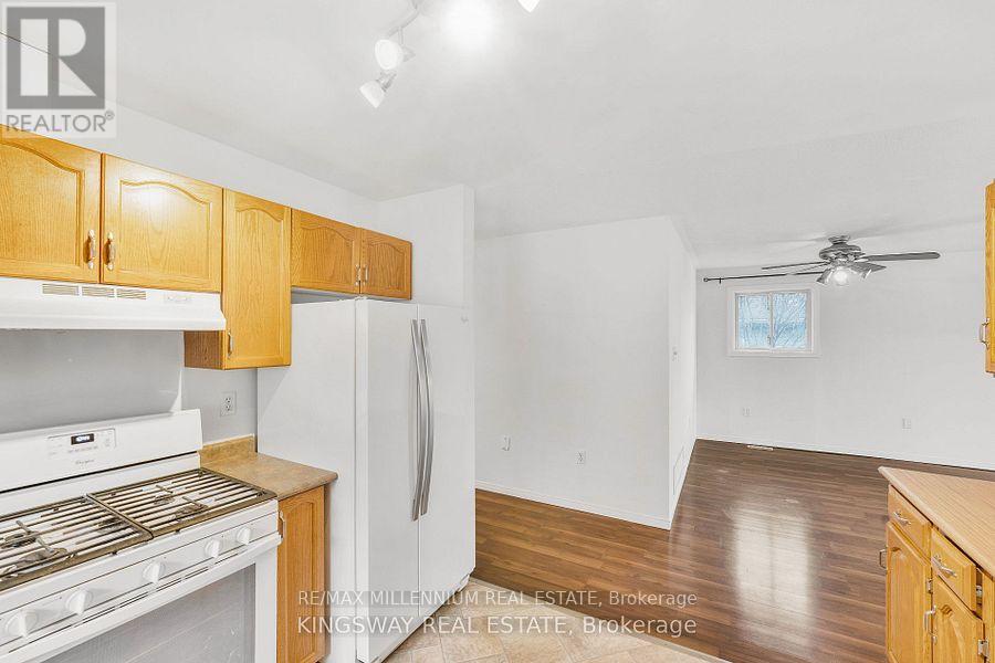Photo 10 of 44 Hanmer Street E, Barrie ON