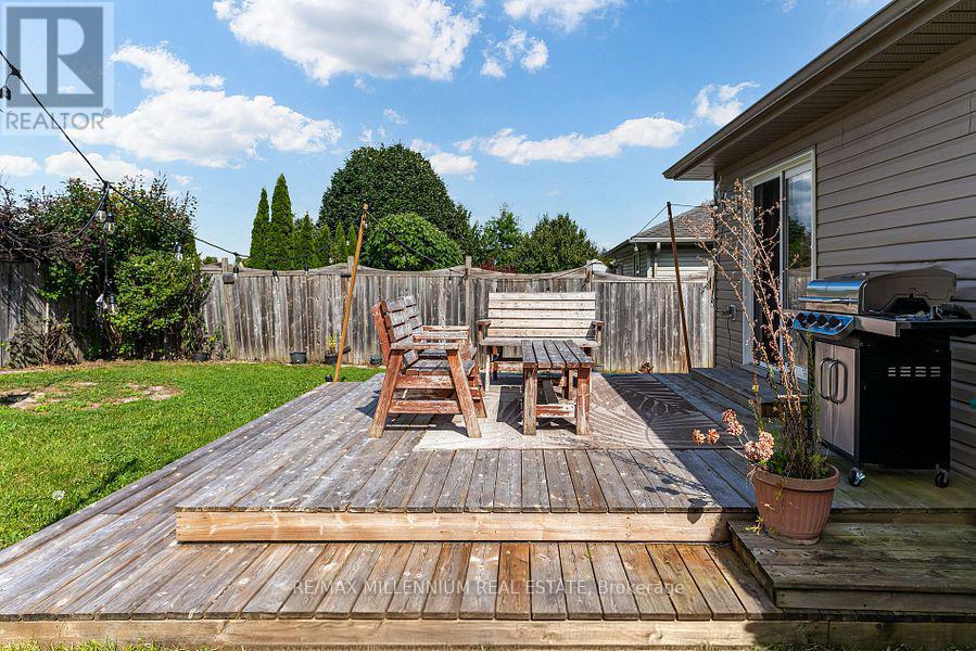 Photo 5 of 44 Hanmer Street E, Barrie ON
