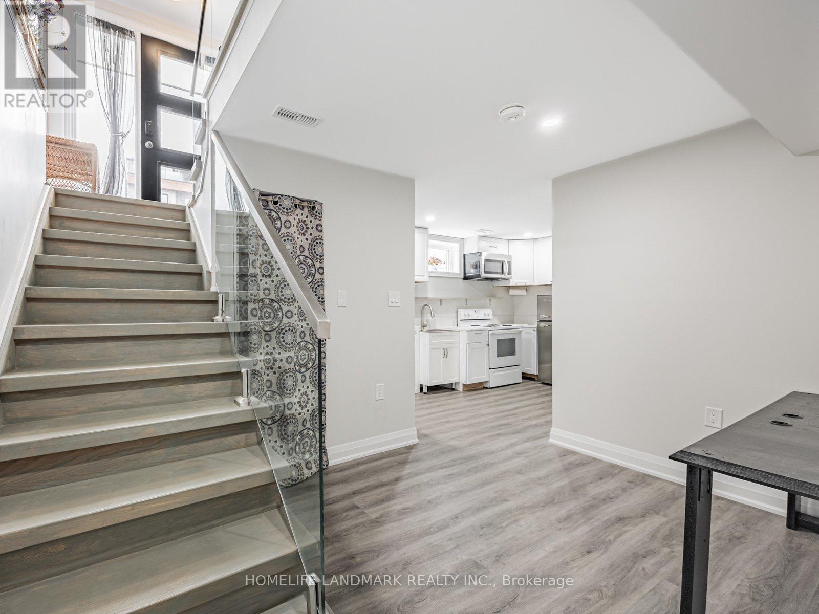 Photo 8 of 606 Annland Street, Pickering ON