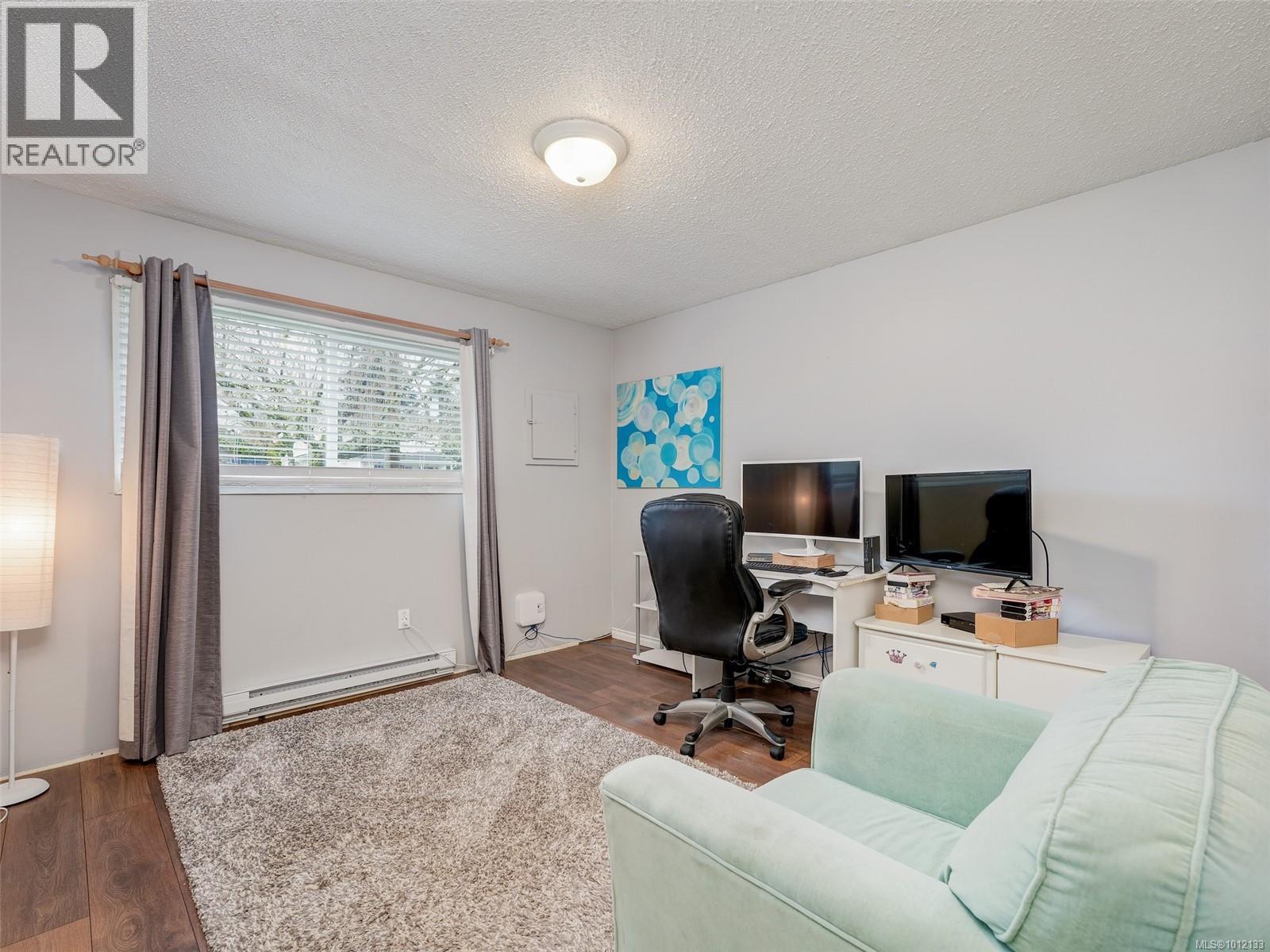  6525 Country Road, Sooke
