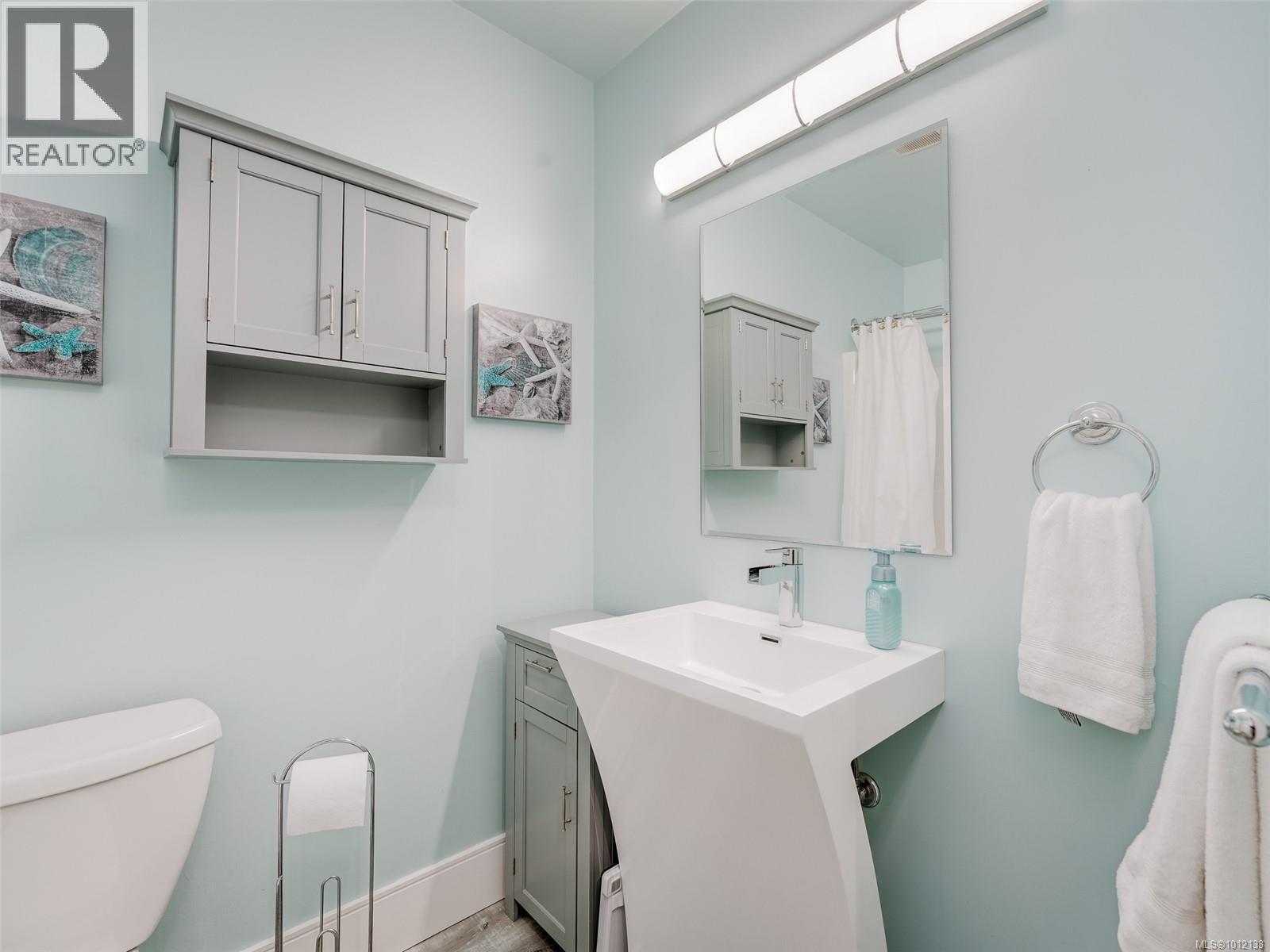  6525 Country Road, Sooke