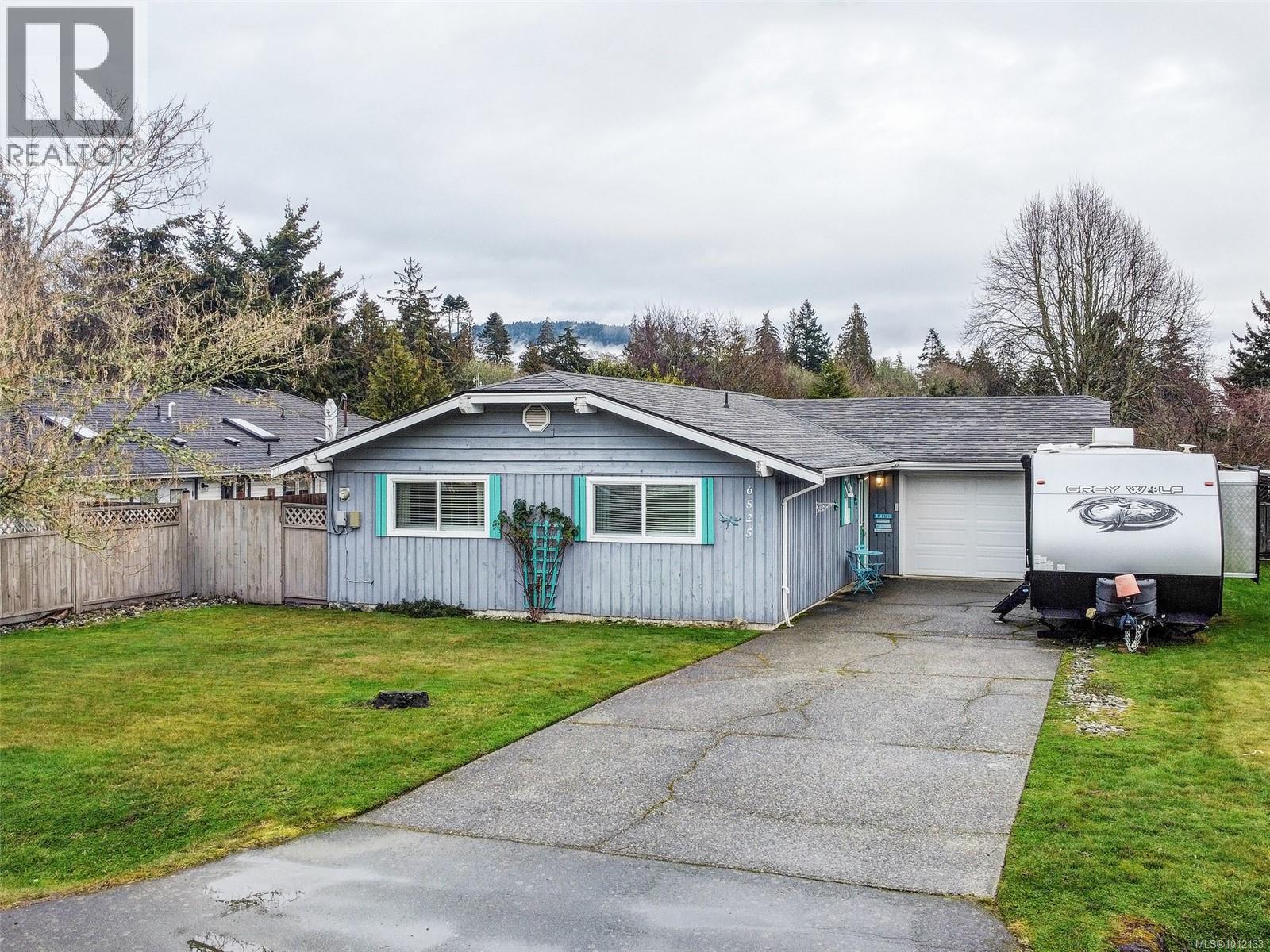  6525 Country Road, Sooke