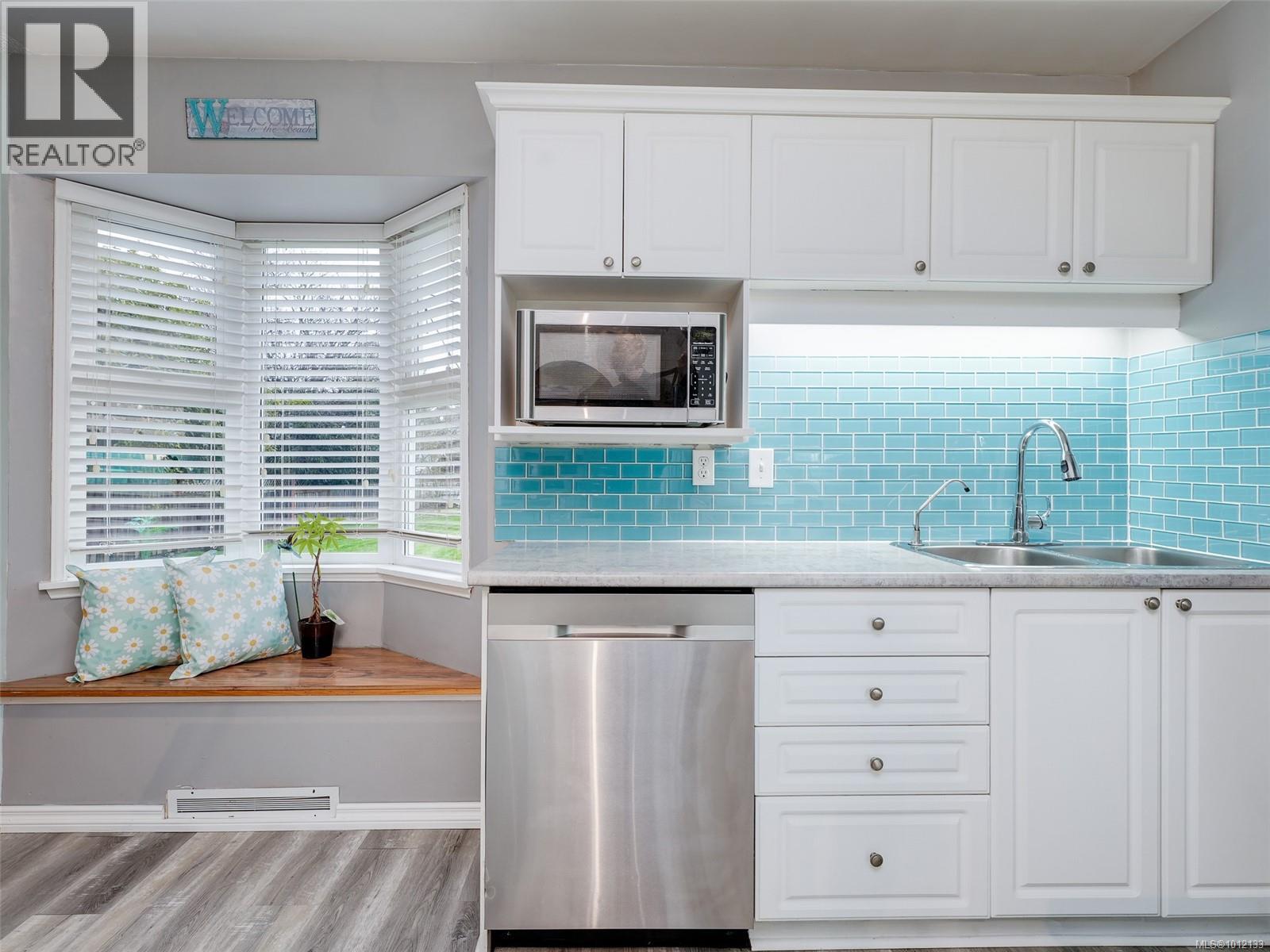  6525 Country Road, Sooke