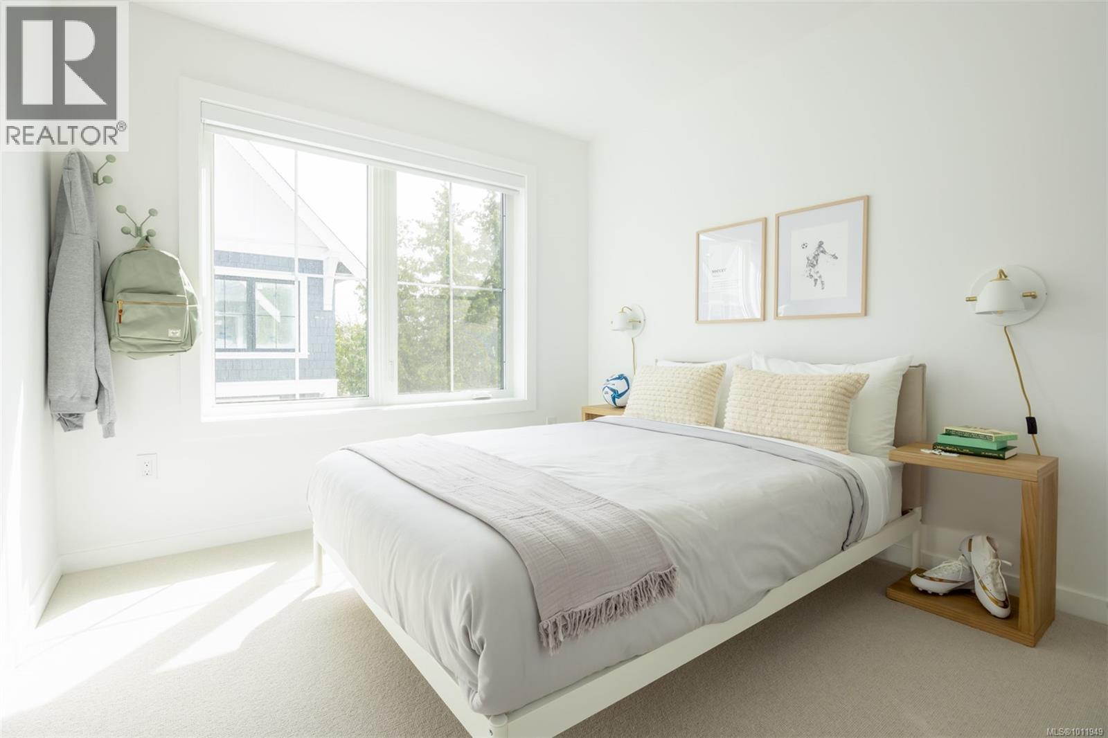 Photo 10 of Th 9 3450 Whittier Ave, Saanich BC