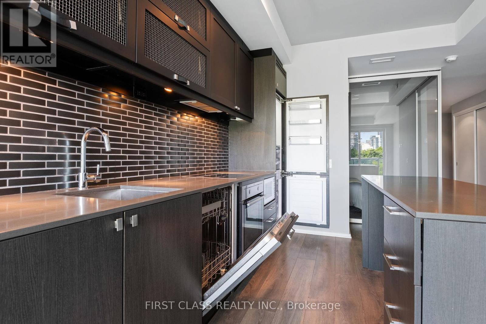 Photo 8 of 413 783 Bathurst Street, Toronto ON