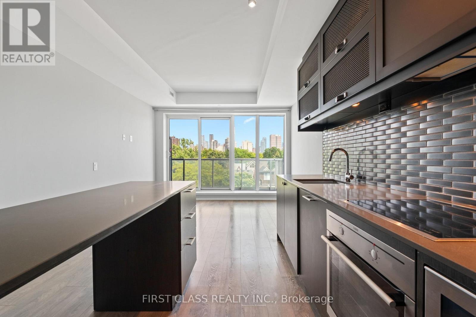 Photo 7 of 413 783 Bathurst Street, Toronto ON