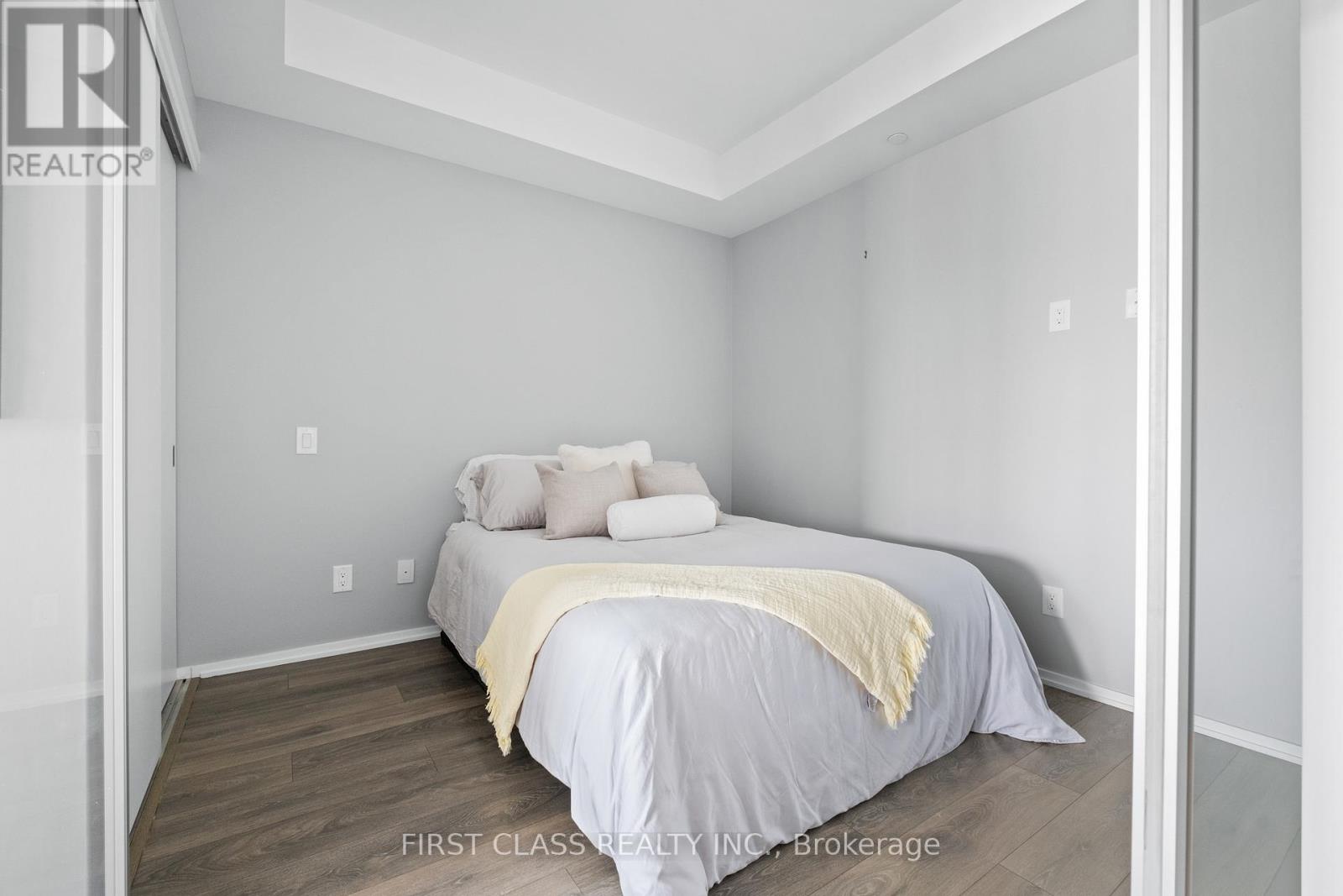 Photo 1 of 413 783 Bathurst Street, Toronto ON