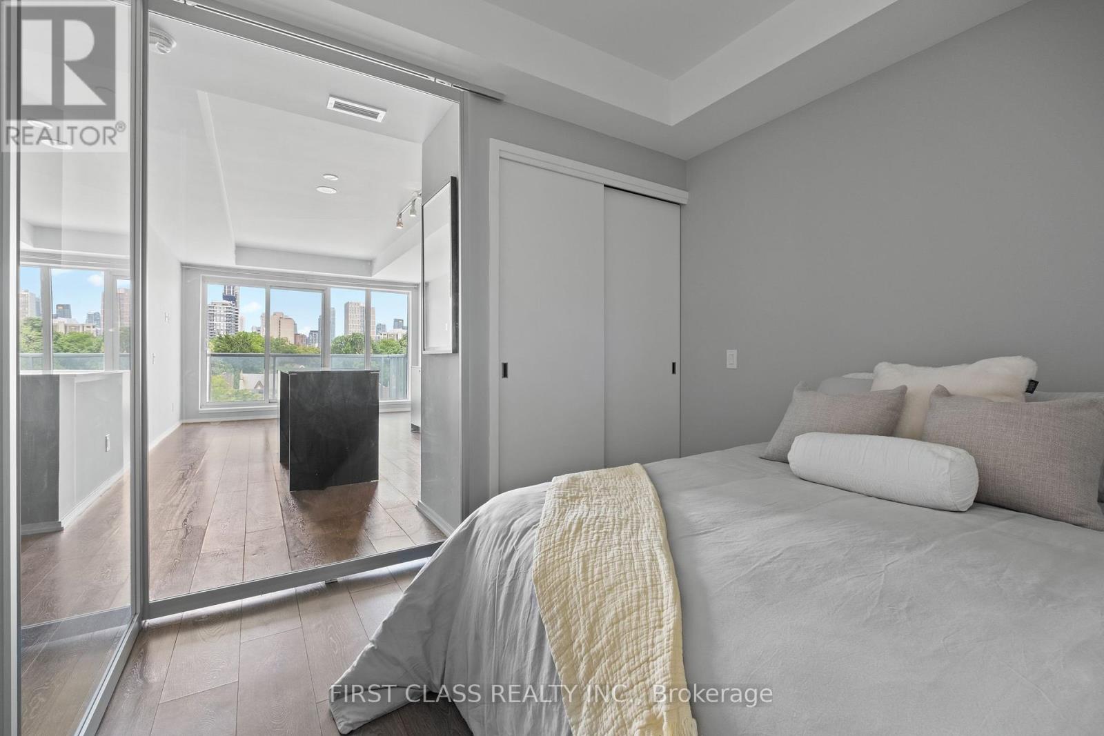 Photo 24 of 413 783 Bathurst Street, Toronto ON