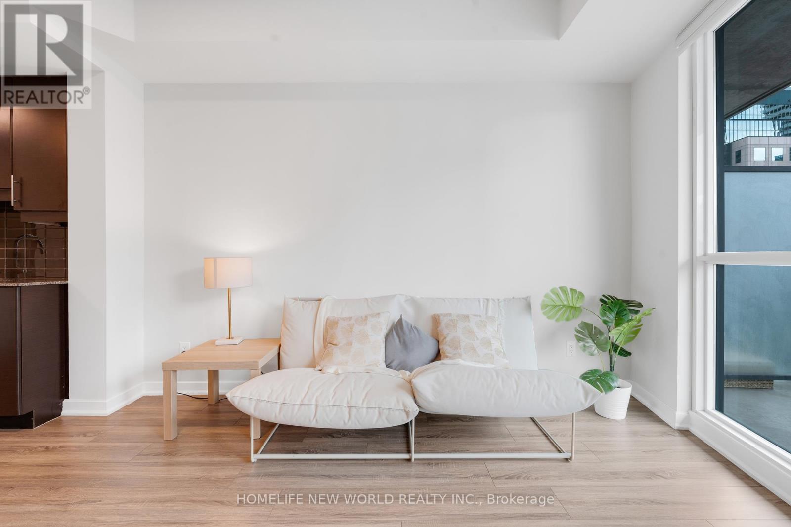 Photo 7 of 2502 33 Bay Street, Toronto ON