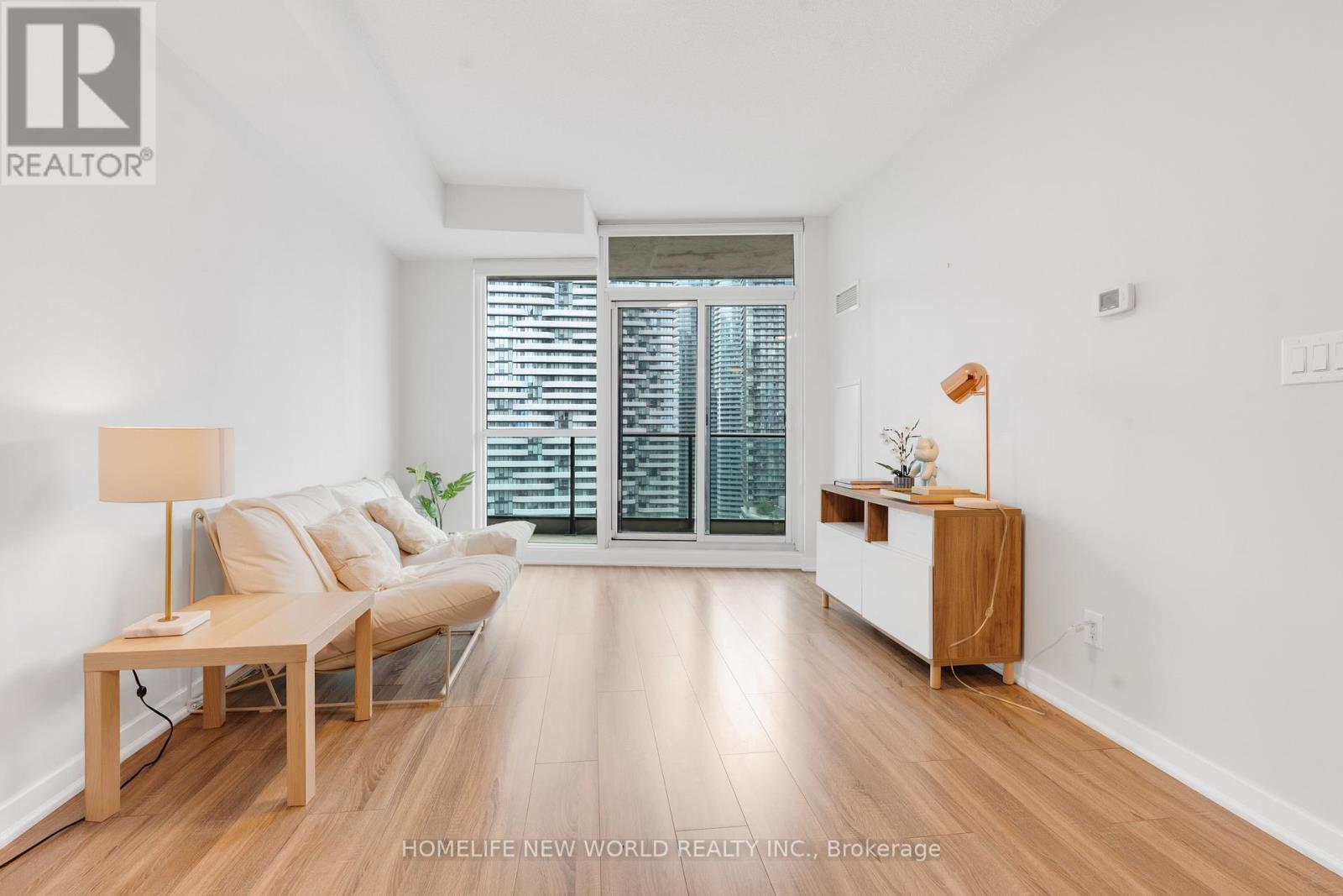 Photo 11 of 2502 33 Bay Street, Toronto ON