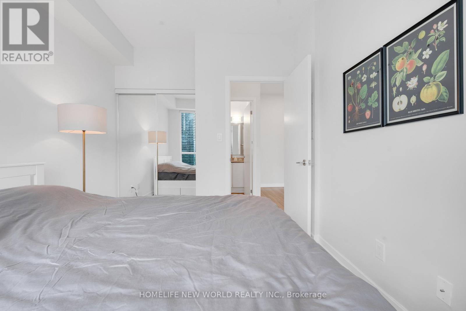 Photo 15 of 2502 33 Bay Street, Toronto ON