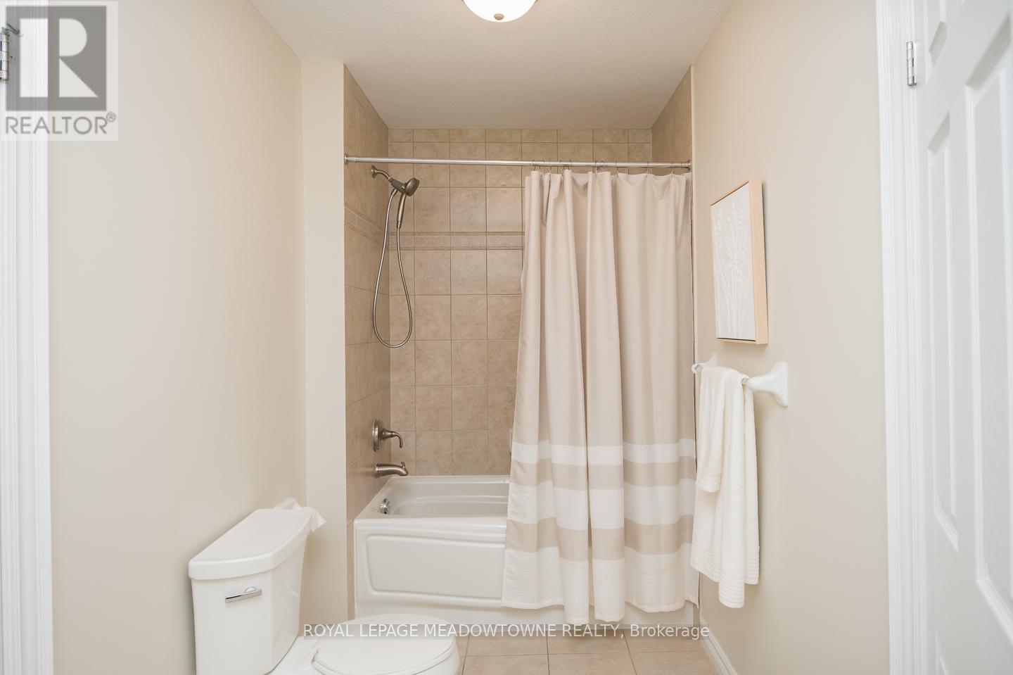 Photo 38 of 63 Stewart Drive, Erin ON