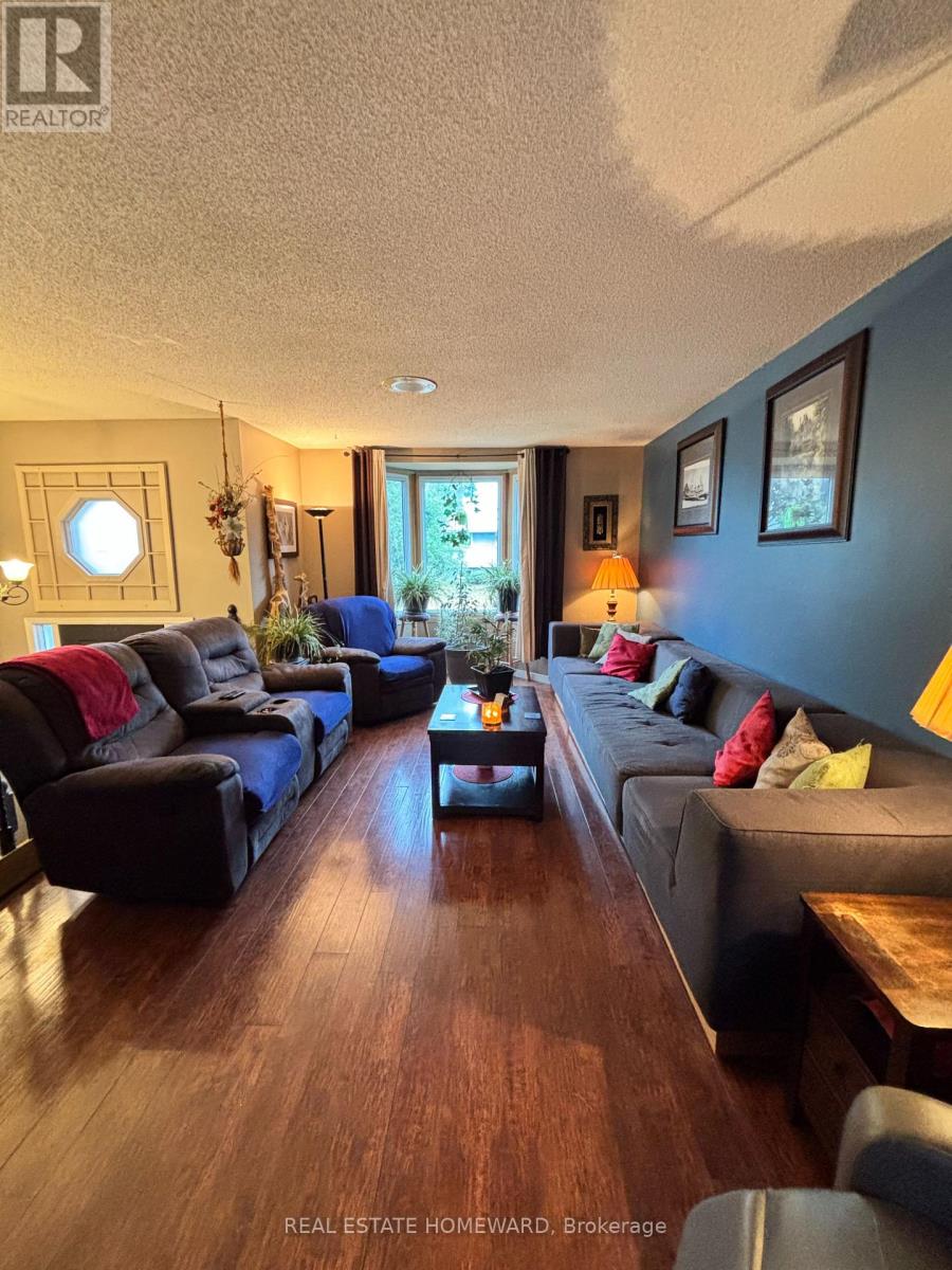 Photo 17 of 35 Bleeker Avenue, Quinte West ON