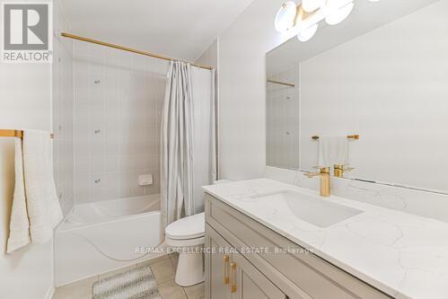 Photo 41 of 46 Lloydminster Avenue, Ajax ON