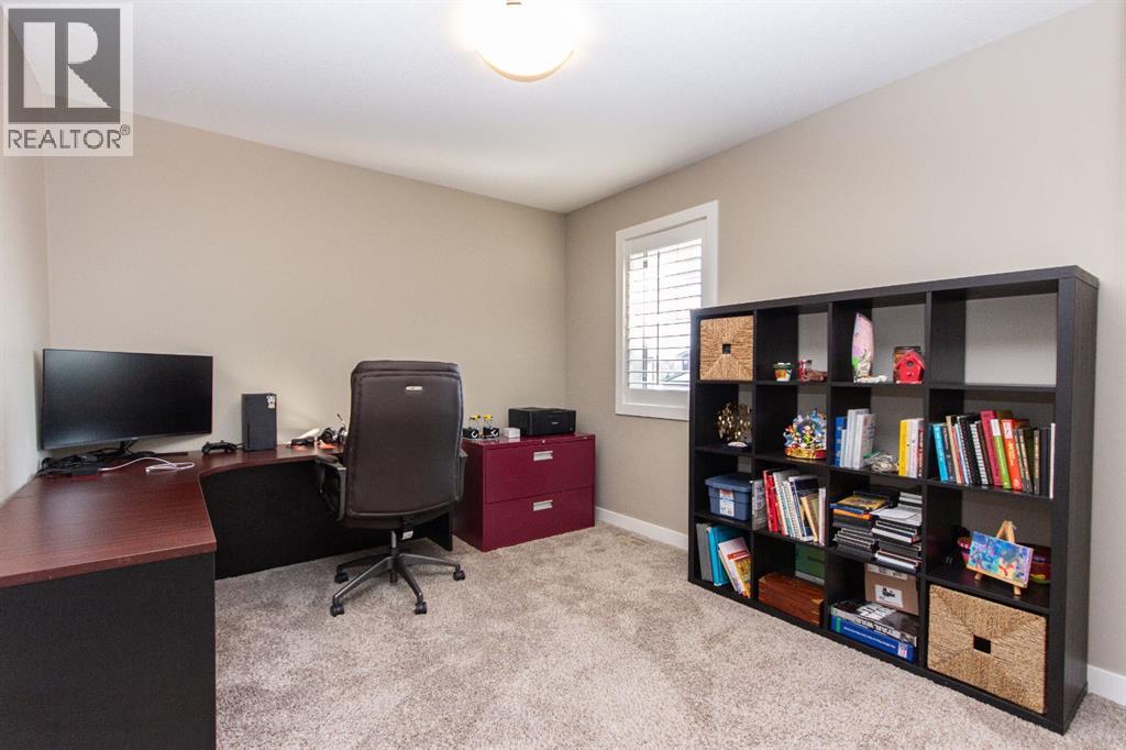 Photo 32 of 22 Travis Close, Red Deer AB