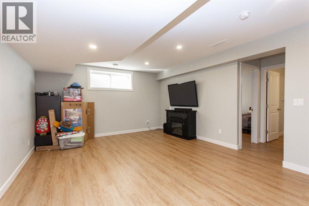 Photo 45 of 22 Travis Close, Red Deer AB