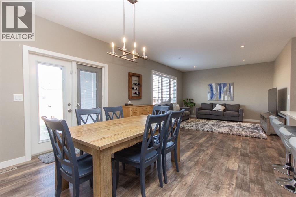 Photo 19 of 22 Travis Close, Red Deer AB