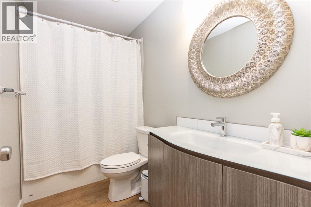 Photo 6 of 22 Travis Close, Red Deer AB