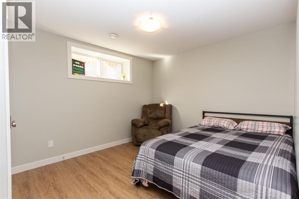 Photo 9 of 22 Travis Close, Red Deer AB