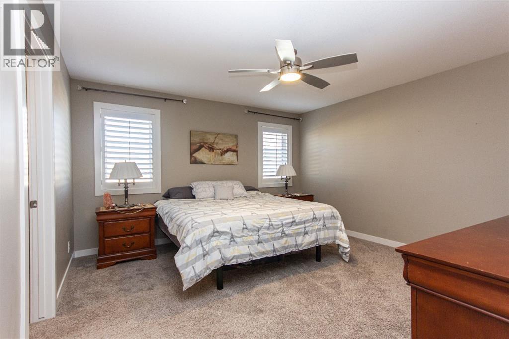 Photo 17 of 22 Travis Close, Red Deer AB