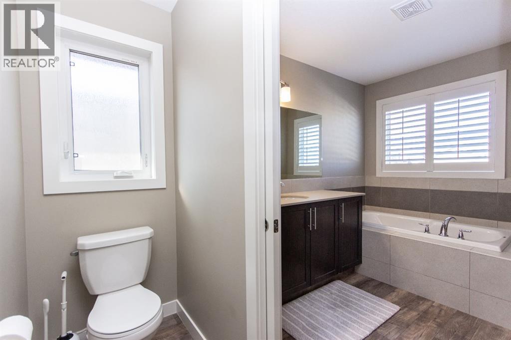 Photo 34 of 22 Travis Close, Red Deer AB