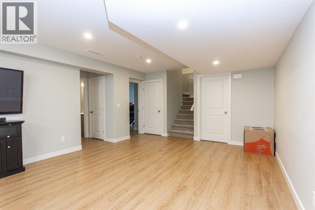 Photo 35 of 22 Travis Close, Red Deer AB