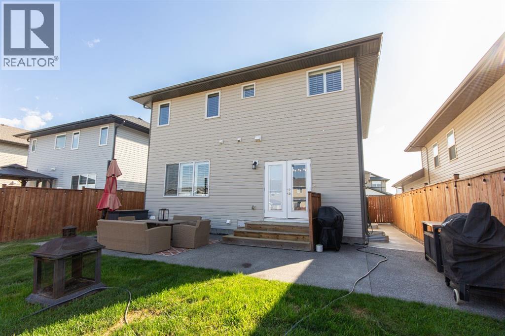 Photo 11 of 22 Travis Close, Red Deer AB