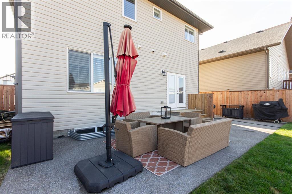 Photo 21 of 22 Travis Close, Red Deer AB