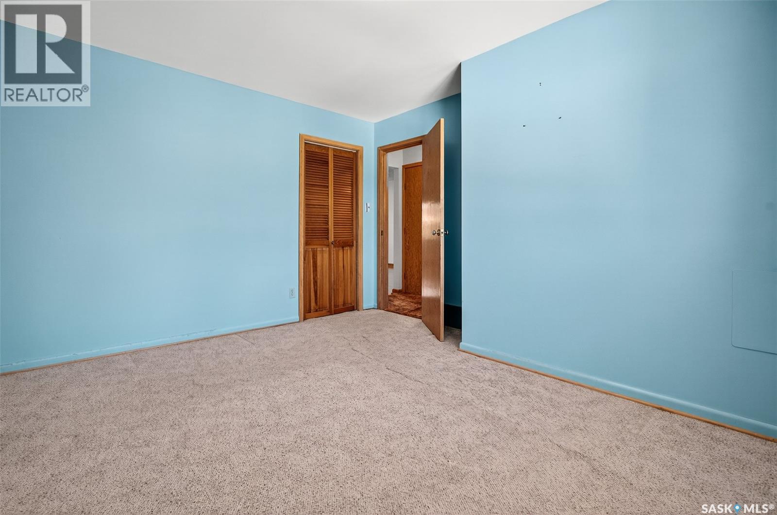 Photo 20 of 806 Grandview Street W, Moose Jaw SK