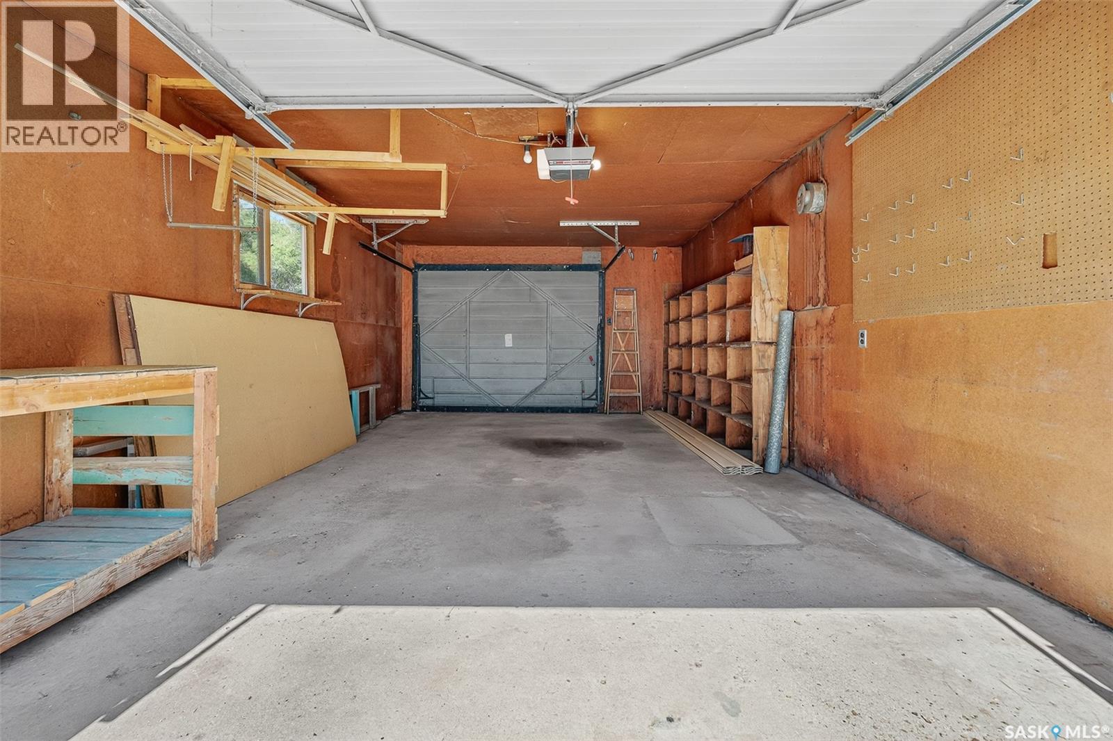 Photo 40 of 806 Grandview Street W, Moose Jaw SK