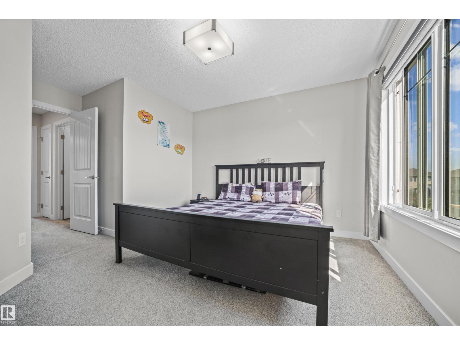 Photo 15 of 18 2215 24 St Nw, Edmonton AB