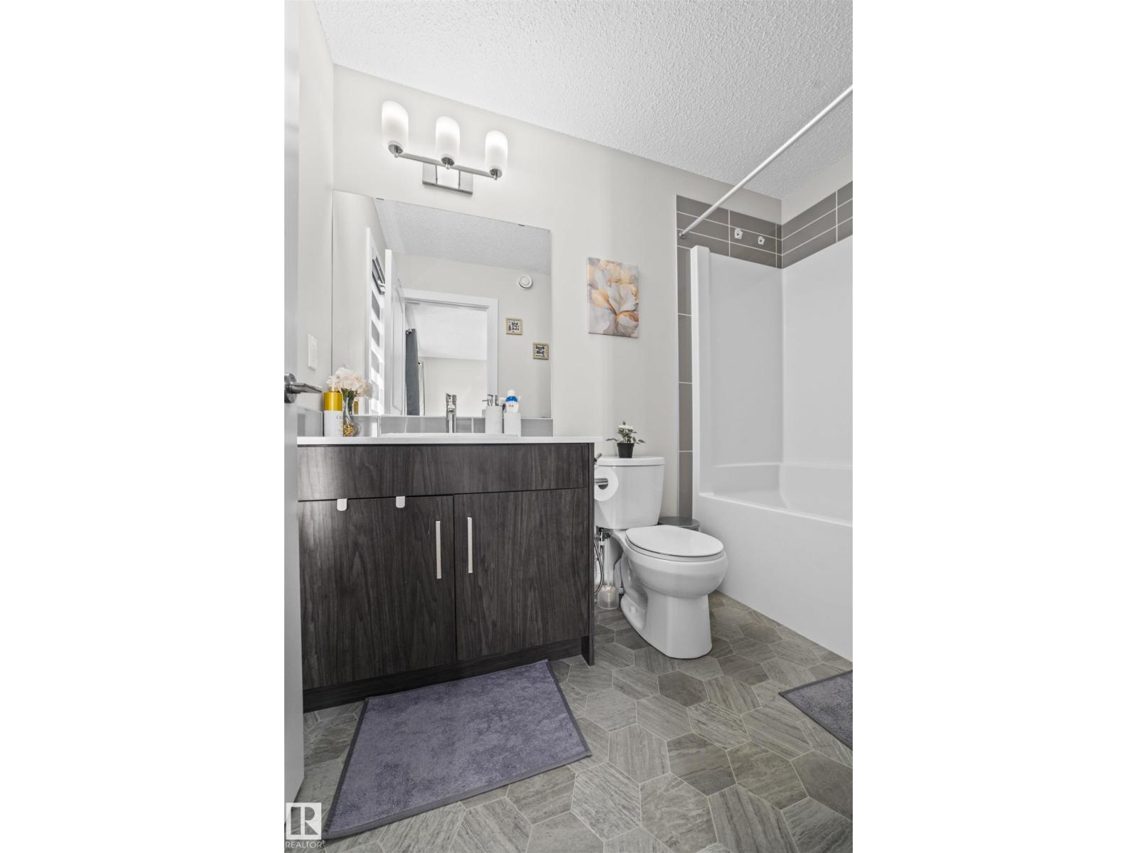 Photo 20 of 18 2215 24 St Nw, Edmonton AB