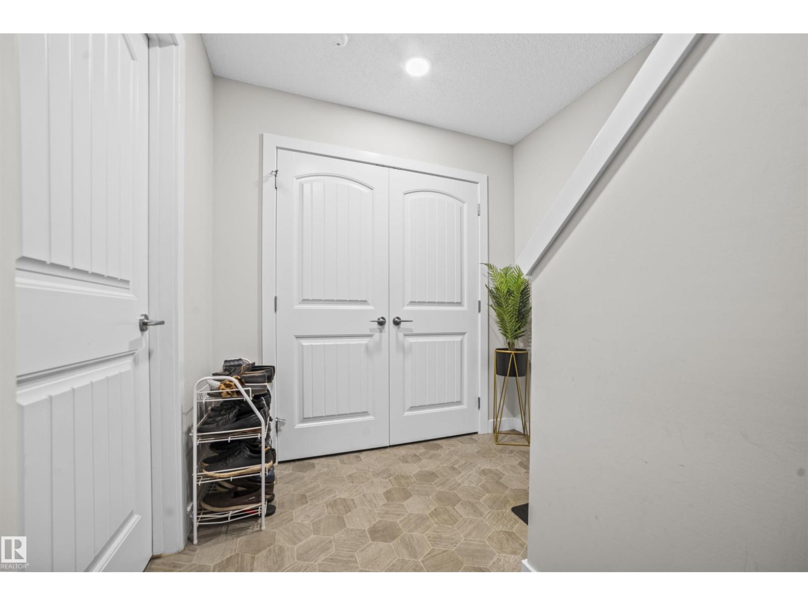 Photo 29 of 18 2215 24 St Nw, Edmonton AB