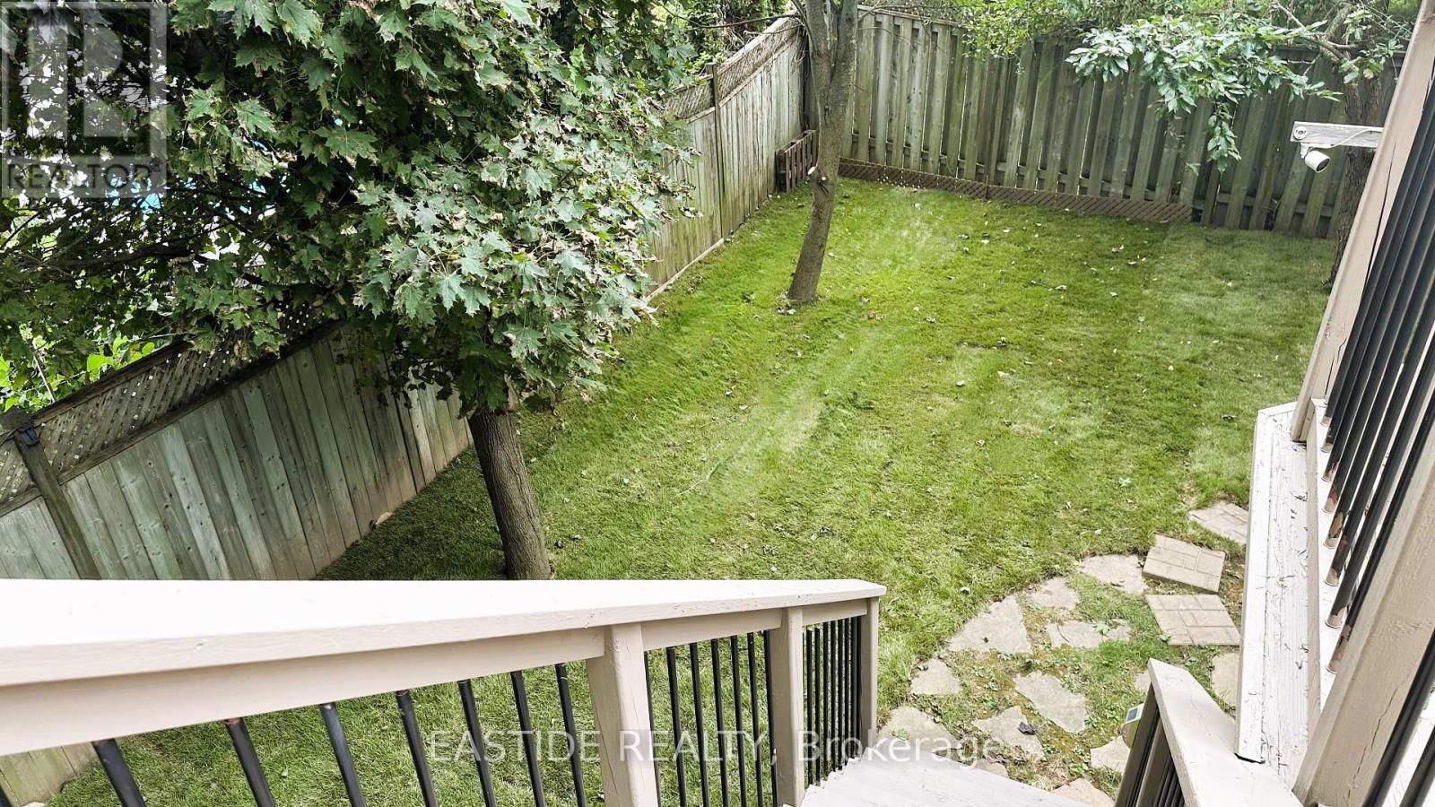 Photo 15 of 570 Roeder Court, Newmarket ON
